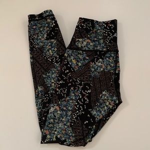 Lululemon Wunder Under high rise, Size 4, 25”